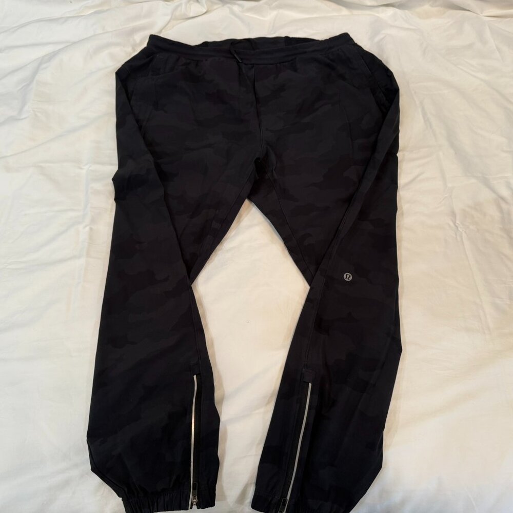 Men's Lulu Surge Jogger, Black Camo, XL, 27" length